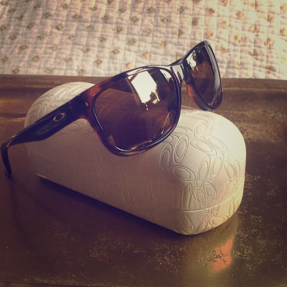 Oakley women’s Forehand sunglasses; tortoise, gold